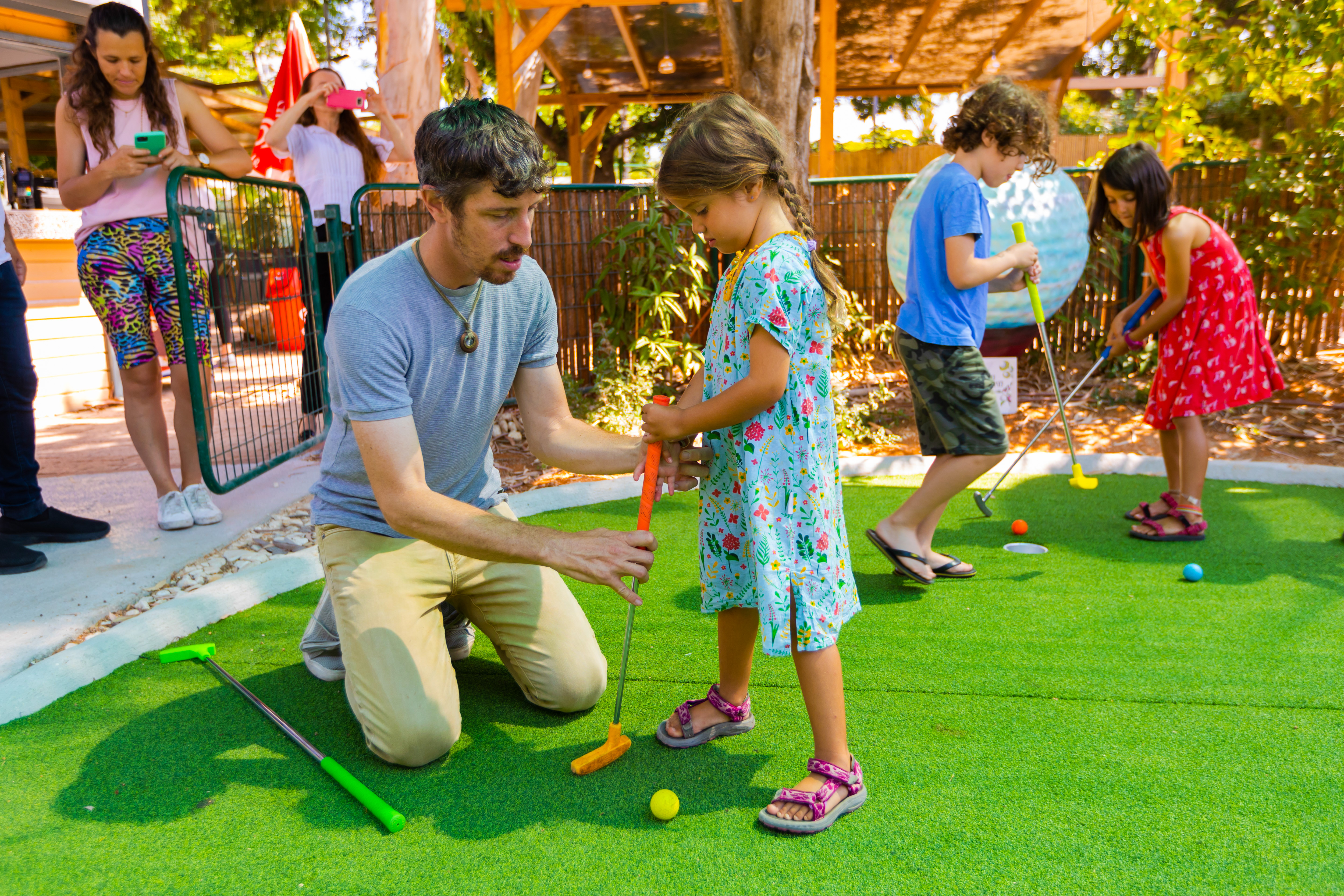 חוגים והדרכות